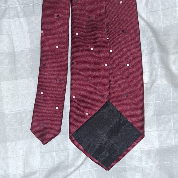 oscar de la renta mens tie. - Picture 2 of 4